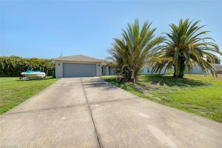 Property Photo: 2049 NE 25th St FL 33909