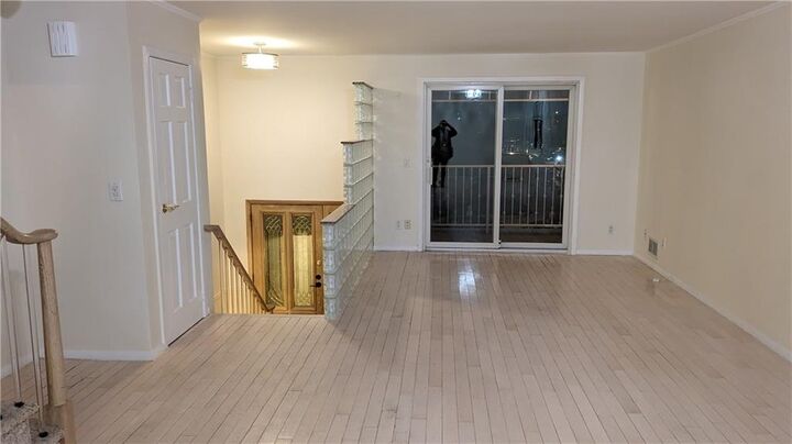 Property Photo:  64 Croft Place 2  NY 10314 