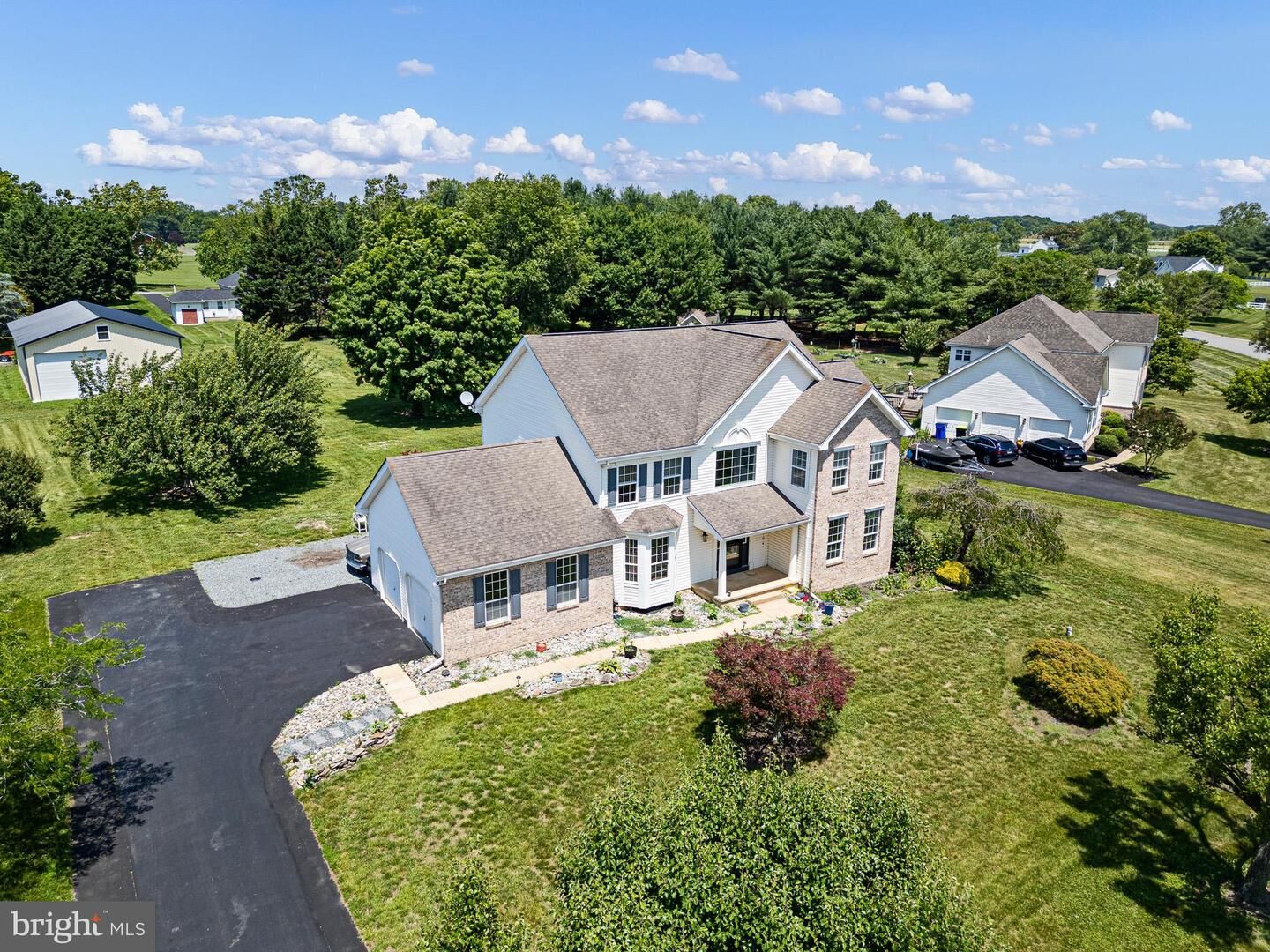 Property Photo:  107 Sassafras Drive  DE 19709 