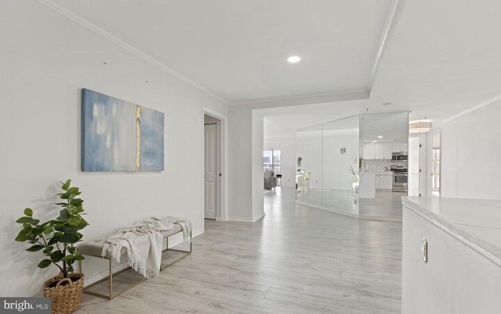 Property Photo:  250 President Street 600  MD 21202 