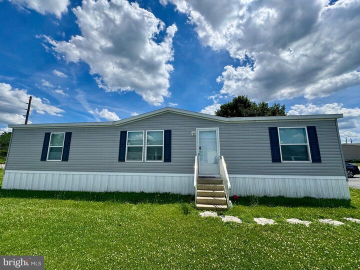 Property Photo:  386 Royal Crest Drive  WV 25405 