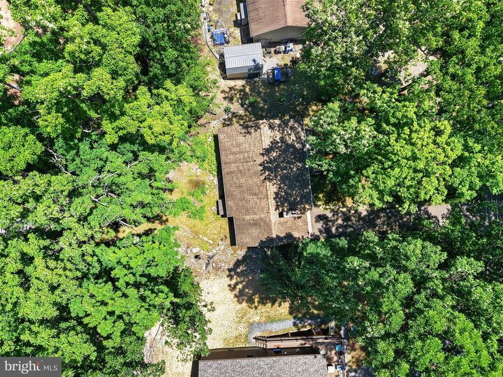 Property Photo:  18 White Oak Road  PA 18240 