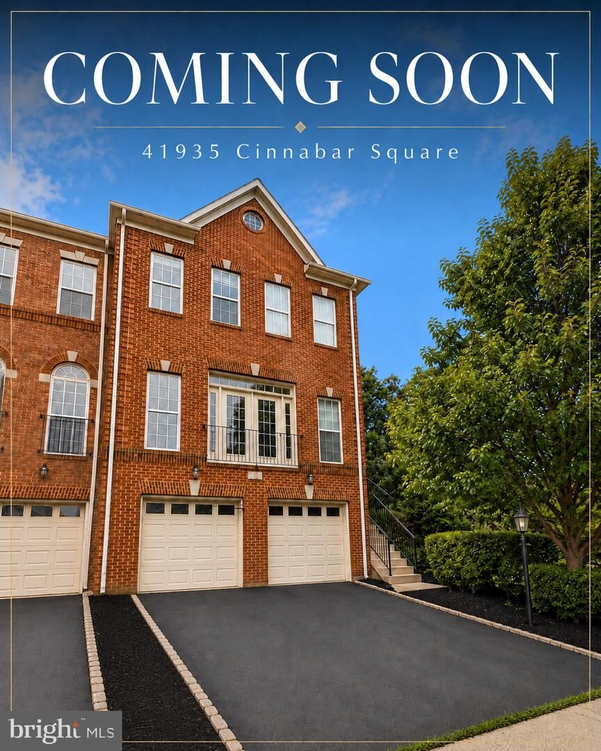 Property Photo: 41935 Cinnabar Square VA 20105