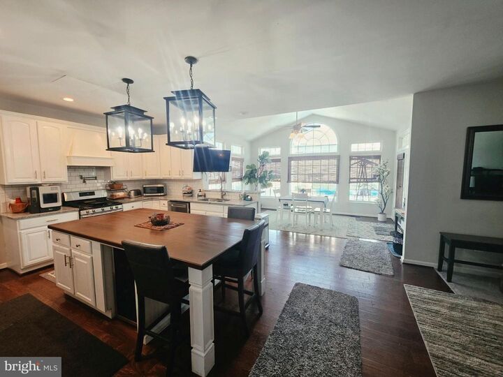 Property Photo:  20025 Babylon Court  MD 21742 