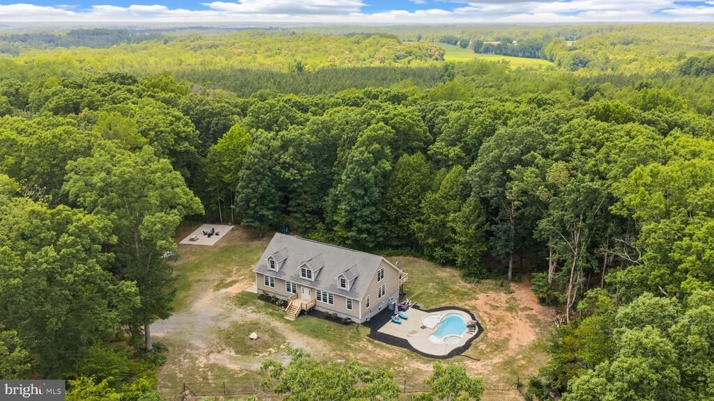 Property Photo: 1271 Apple Grove Rd VA 23117
