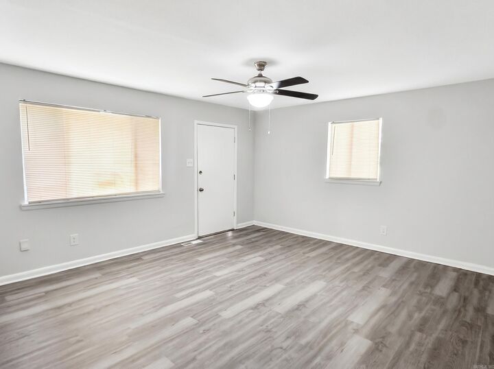 Property Photo: 5807 Hutsell Road AR 72209