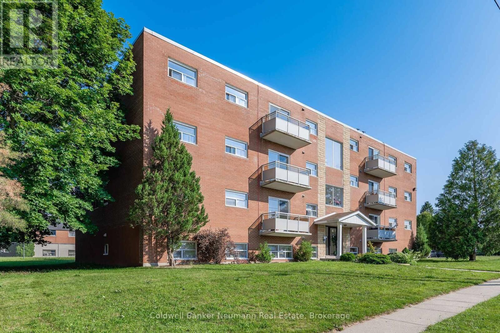 Property Photo: 10 Glenbrook Drive ON N1E 1A9