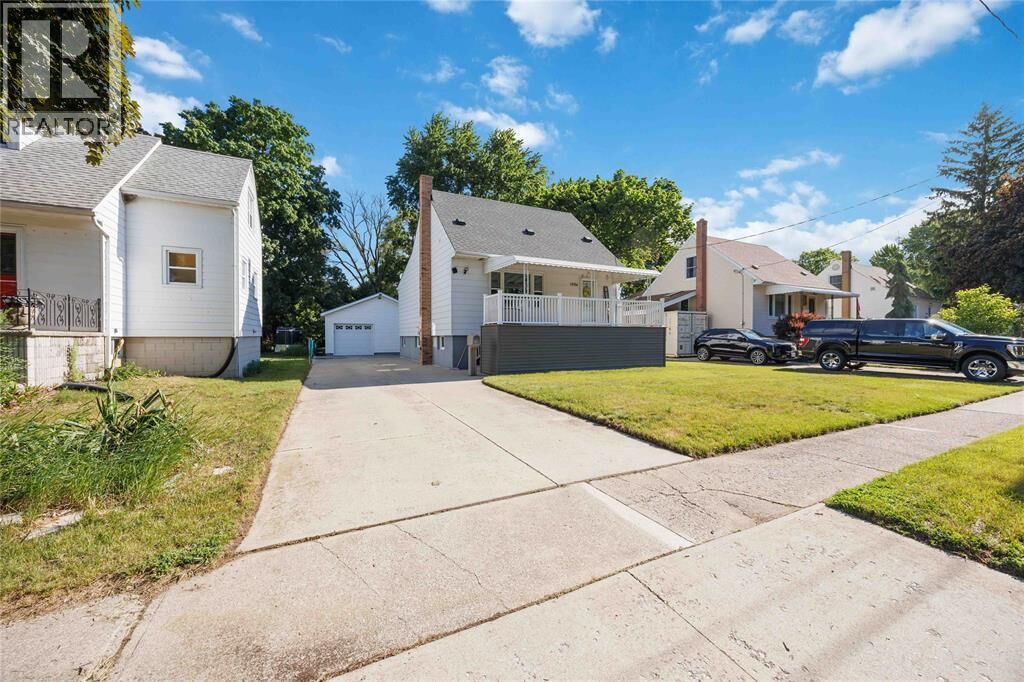 Property Photo:  1094 Willa Drive  ON N7S 1T2 