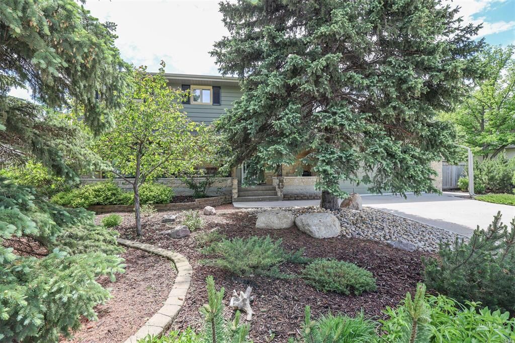 Property Photo: 2164 Grant Avenue MB R3P 0T9