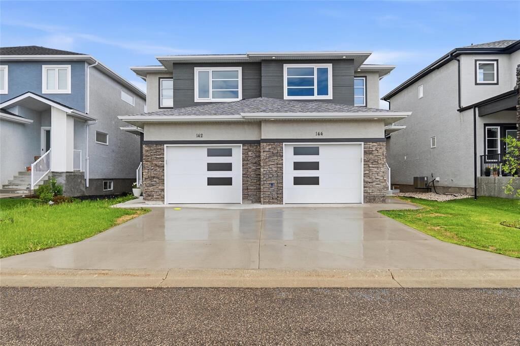 Property Photo:  144 Parkview Pointe Drive  MB R4A 0C7 