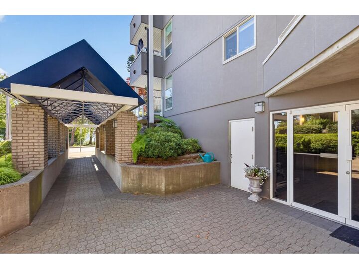Property Photo:  15717 Marine Drive 202  BC V4B 1E4 