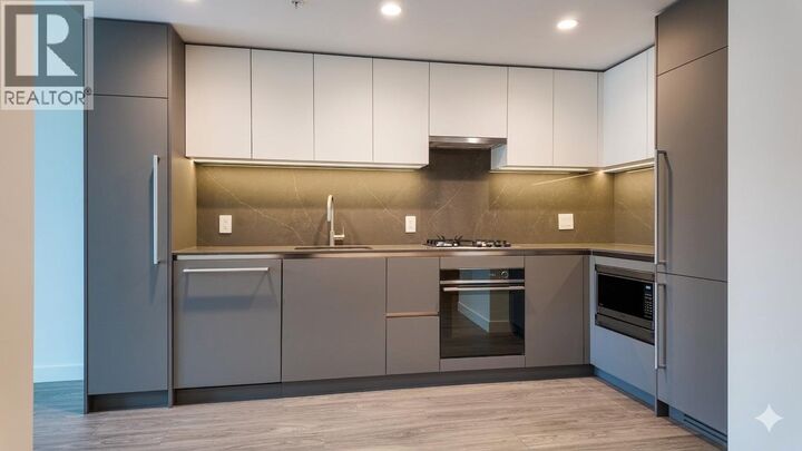 Property Photo: 2135 Springer Avenue 809 BC V5B 3K4