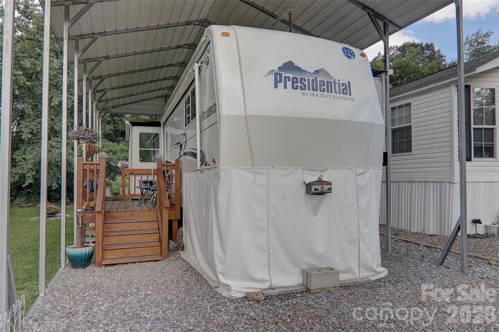 Property Photo:  109 Pike Point 203  NC 28785 