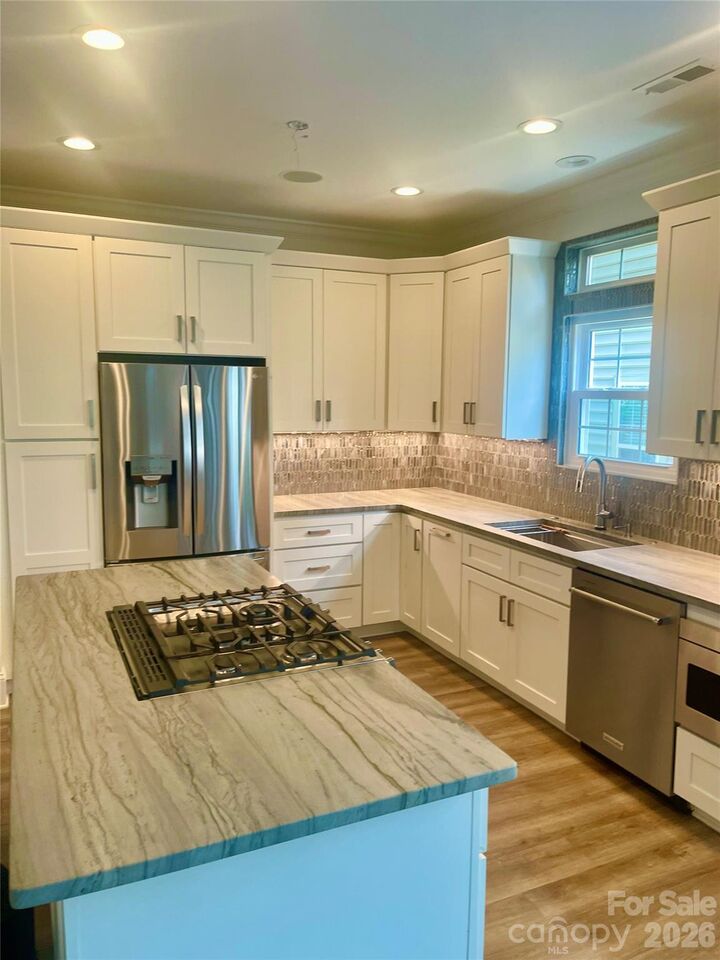 Property Photo:  8335 Viewpoint Lane  NC 28031 