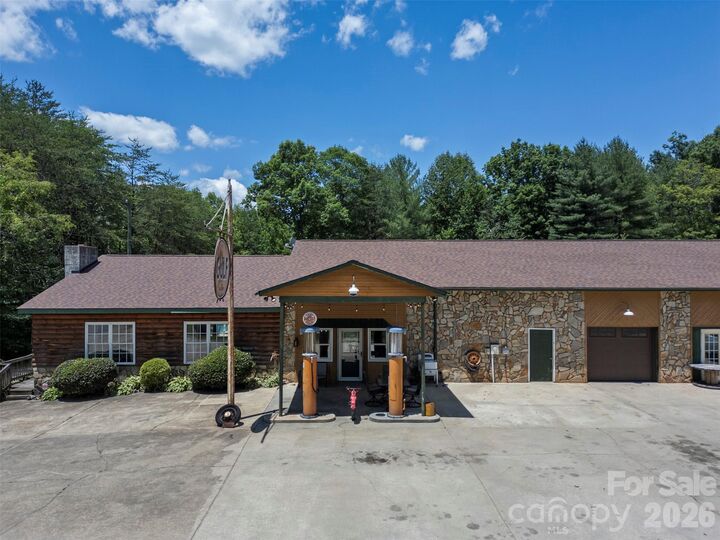 Property Photo: 2269 Lee Roy Lane NC 28645