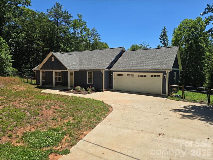 Property Photo: 980 Smith Waldrop Road NC 28756