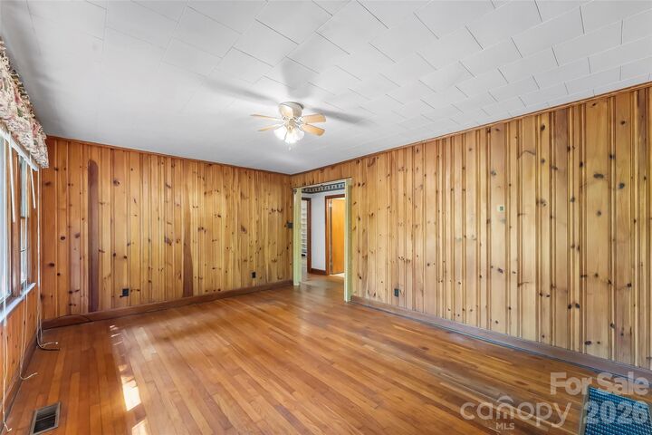 Property Photo: 5350 Jay Road NC 28655