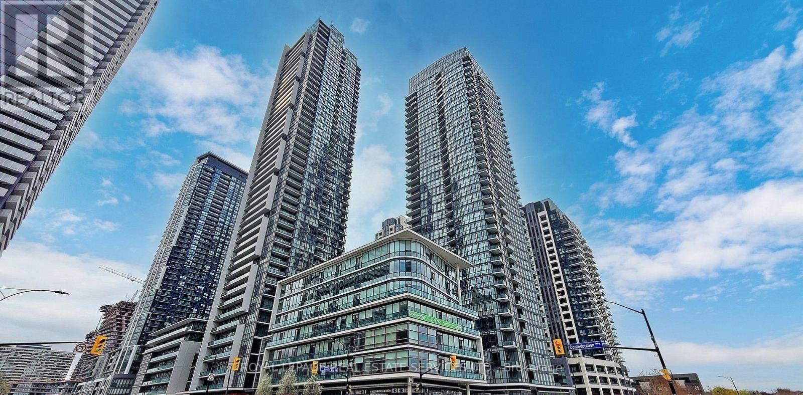 Property Photo:  4070 Confederation Parkway 2909  ON L5B 0E9 