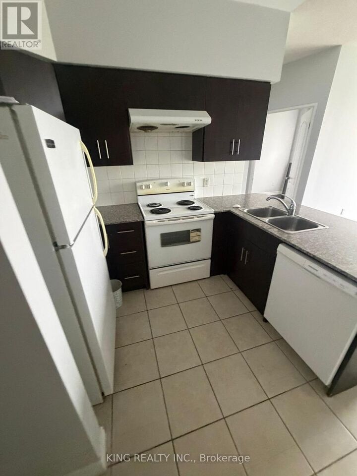 Property Photo: 7405 Goreway Drive 718 ON L4T 0A3