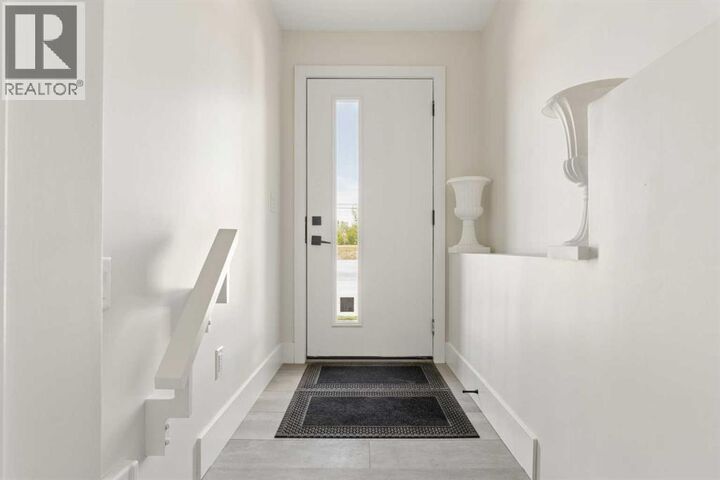 Property Photo:  2851 12 Avenue Southwest  AB T3C 3Y7 