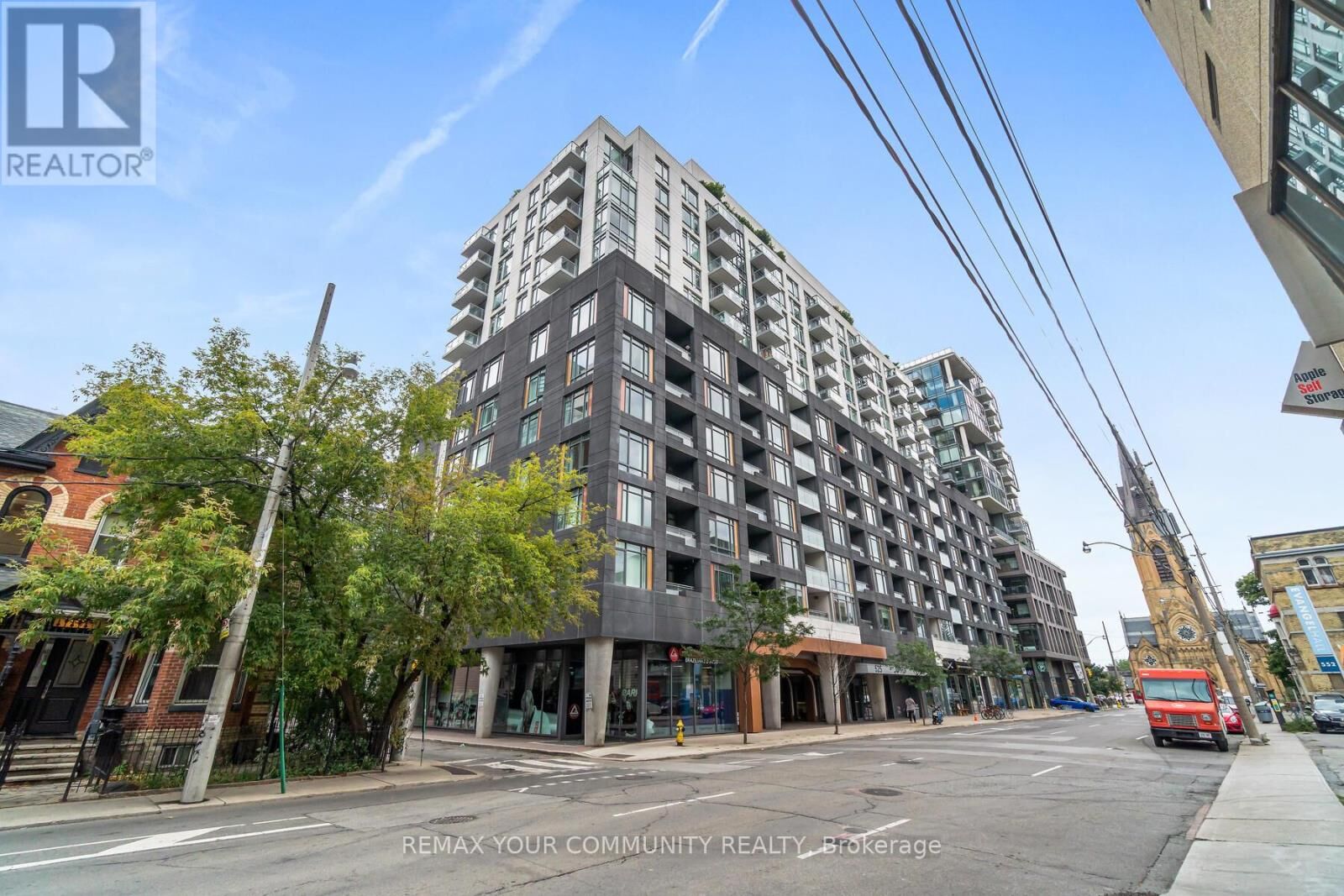 Property Photo:  525 Adelaide Street 1518  ON M5V 0N7 