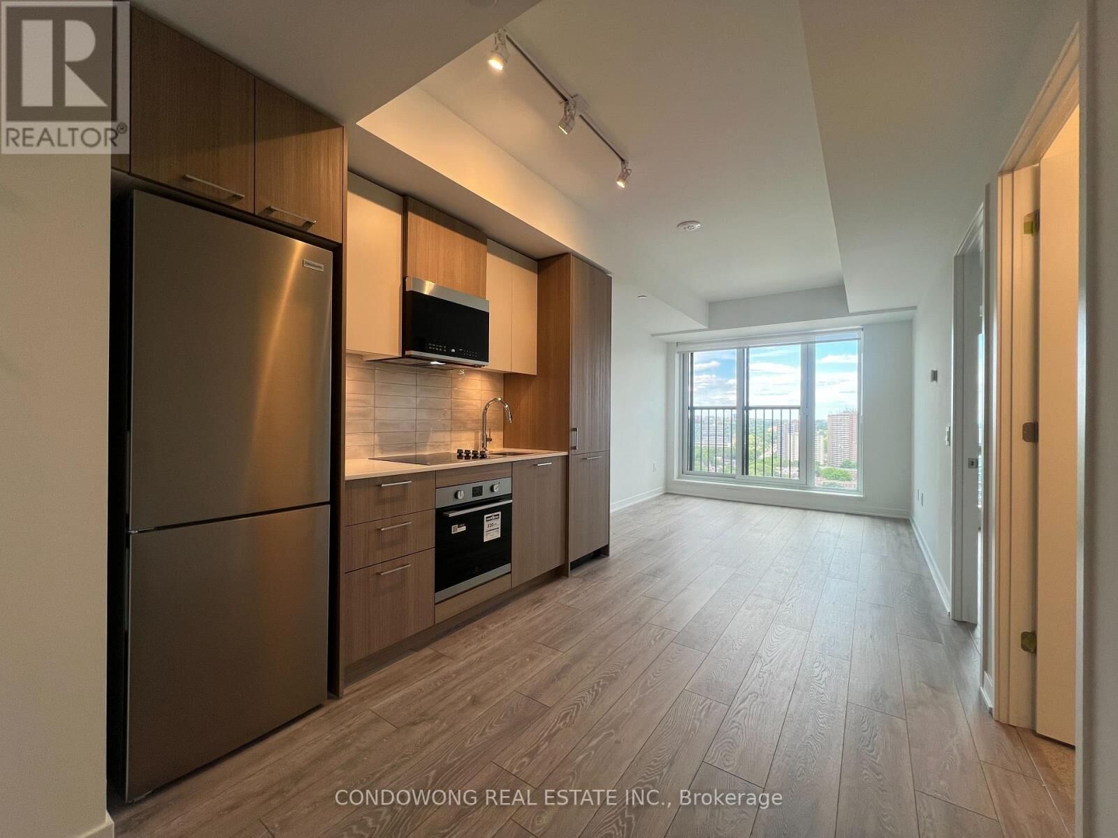 Property Photo:  10 Oak Street 1902  ON M5A 0Z1 