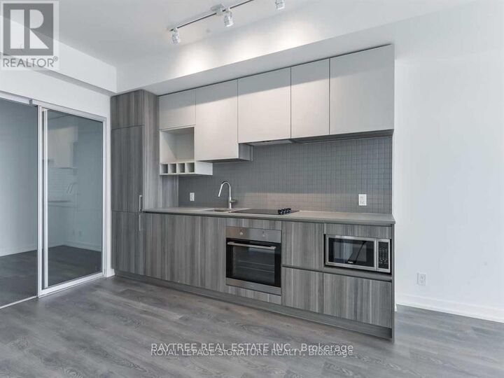 Property Photo: 5 Buttermill Avenue 3607 ON L4K 0J5