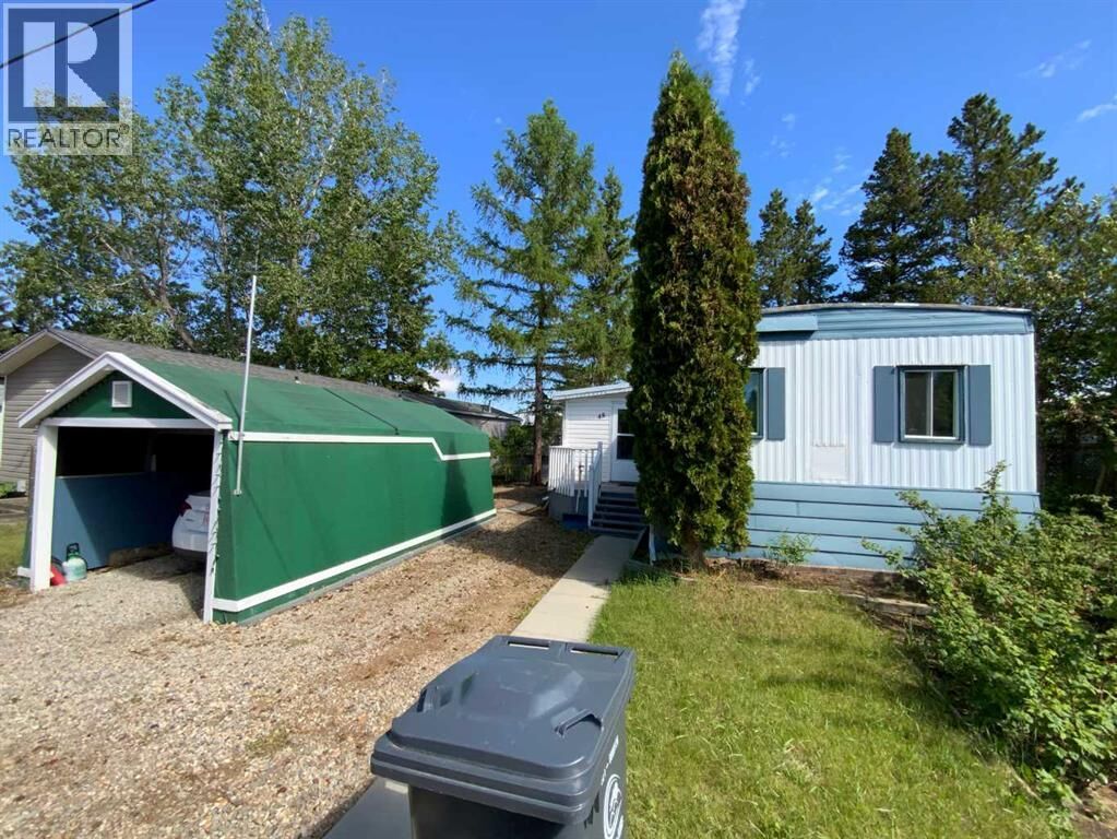 Property Photo:  48 Mobile Drive Northeast  AB T0M 2A0 