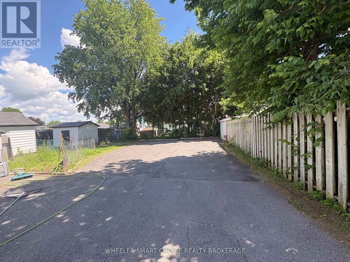 Property Photo: 202 Jarvis Street ON K6H 5J3