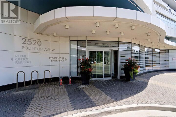Property Photo: 2520 Eglinton Avenue West 1205 ON L5M 0Y4