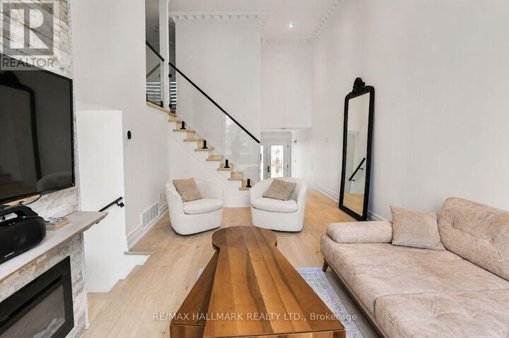 Property Photo:  36 Kitsilano Crescent  ON L4C 5A5 