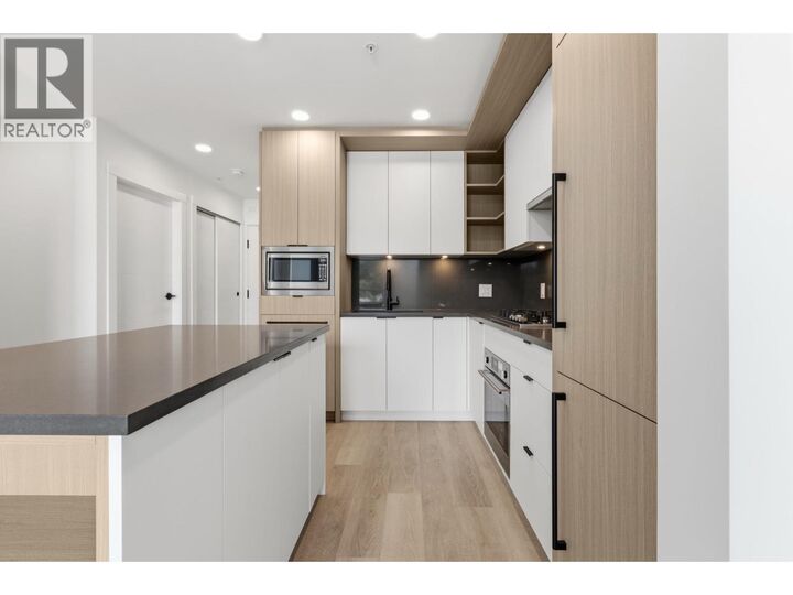 Property Photo:  2268 East Broadway 504  BC V5N 0L2 