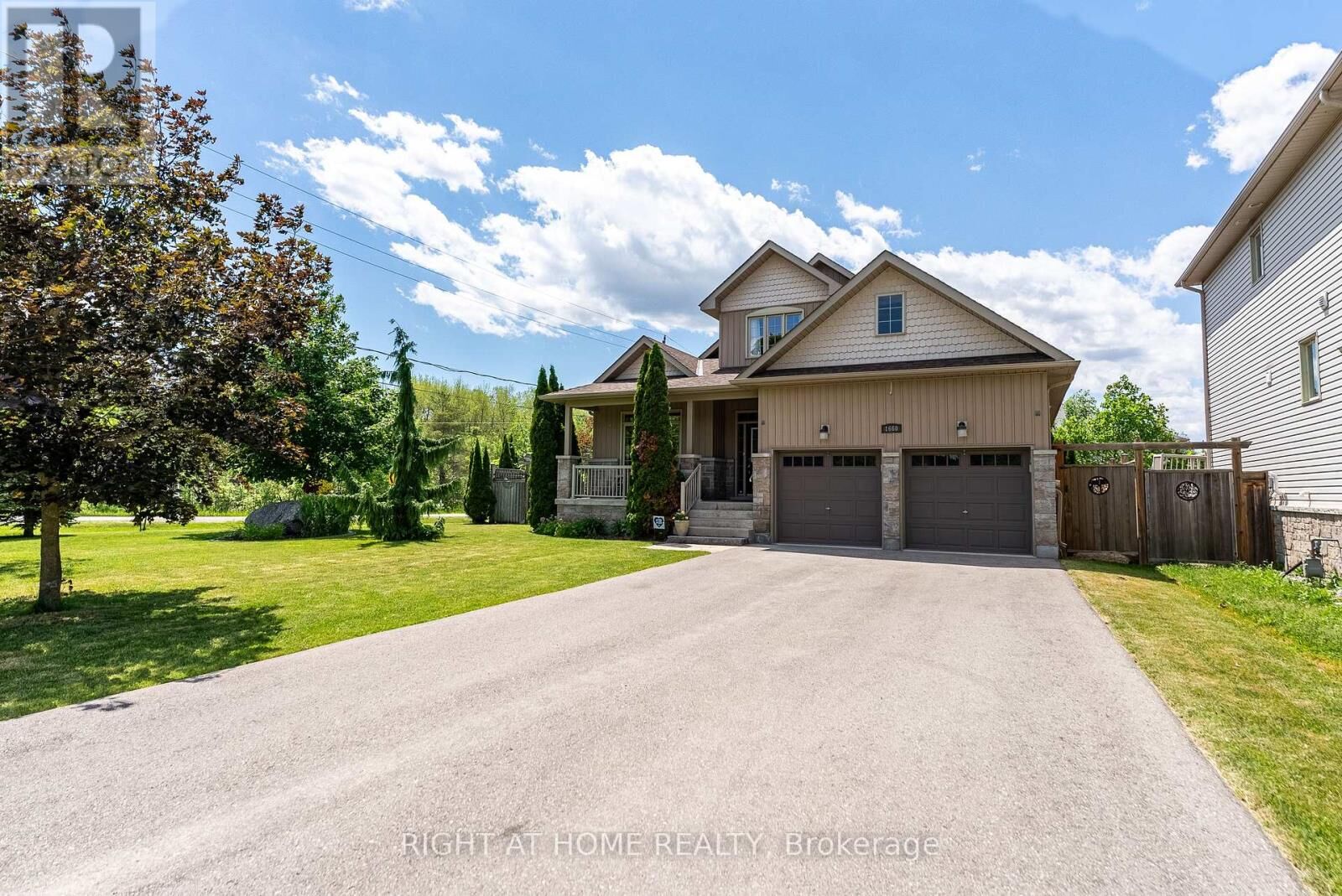 Property Photo: 1660 Moyer Avenue ON L9S 1S8