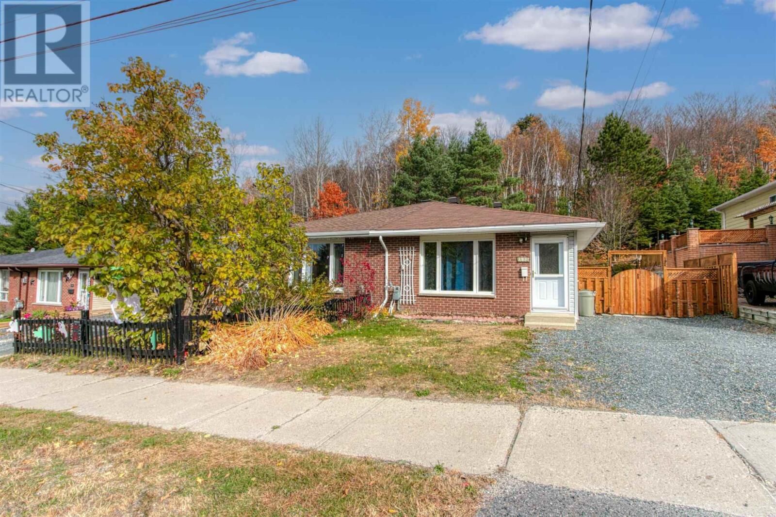 Property Photo:  168B Ottawa Ave  ON P5A 2N7 