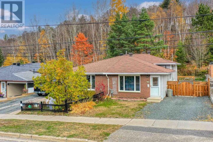 168B Ottawa Ave — photo 1