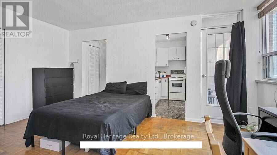 Property Photo:  30 Gloucester Street  ON M4Y 1L6 