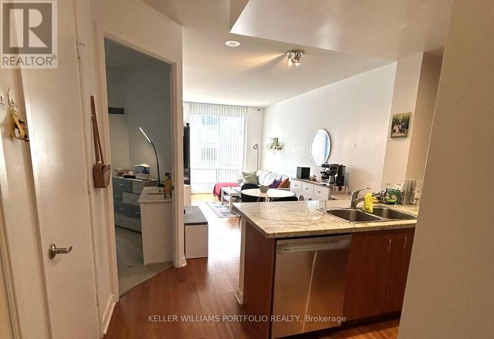 Property Photo: 85 Bloor Street East 1512 ON M4W 3Y1