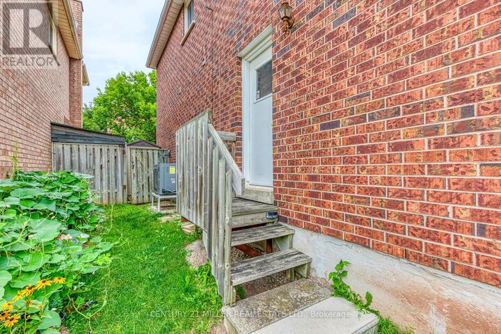 Property Photo:  1351 Fieldcrest Lane #Lower  ON L6M 2W8 