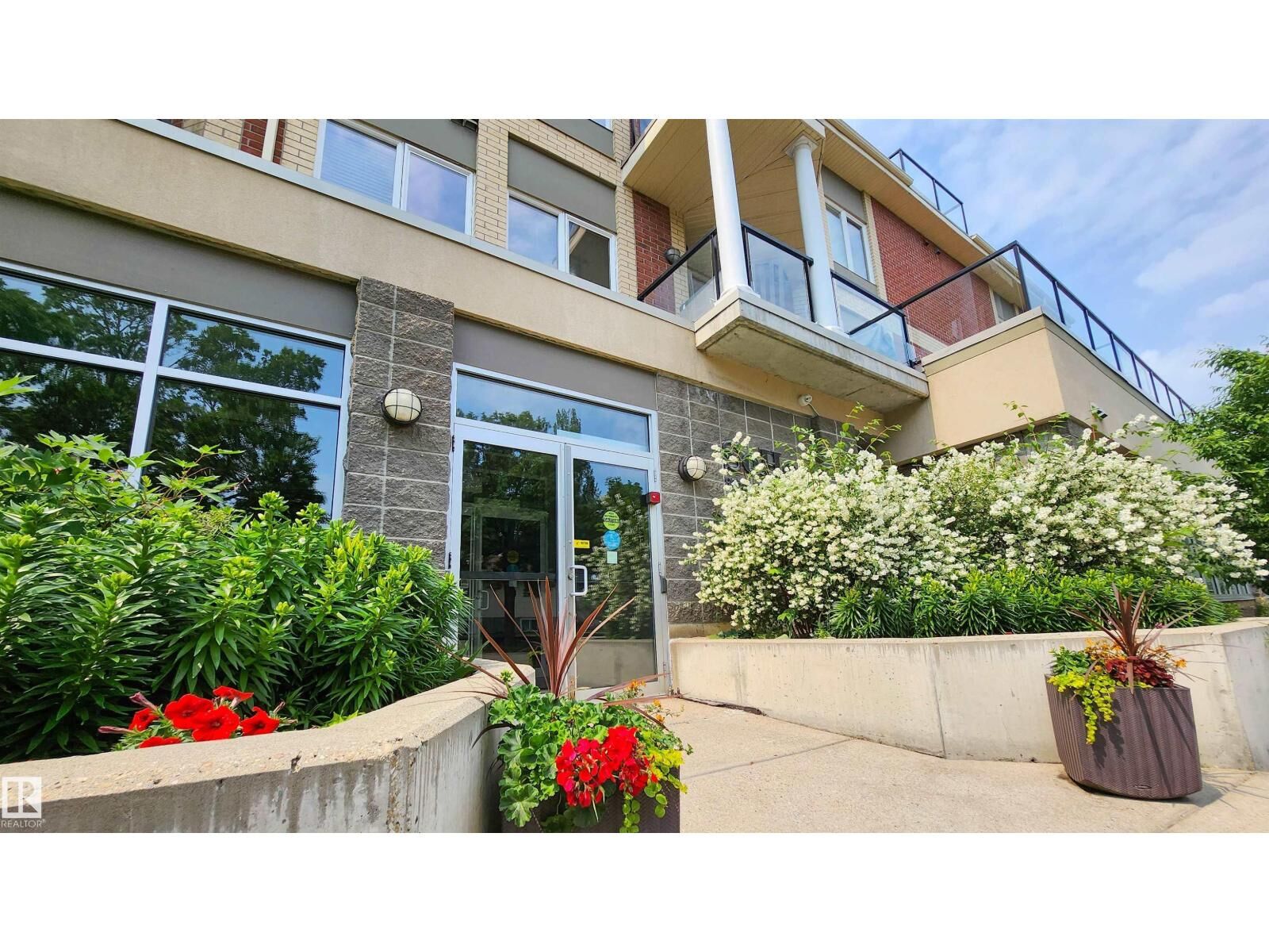 Property Photo:  #207 9750 94 St NW  AB T6C 2E3 
