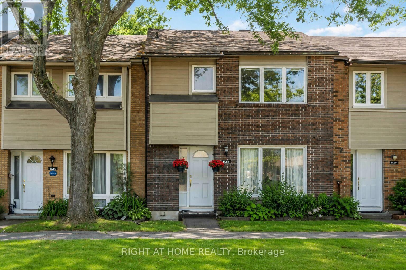 Property Photo: 21 Midland Crescent 3 ON K2H 8P6