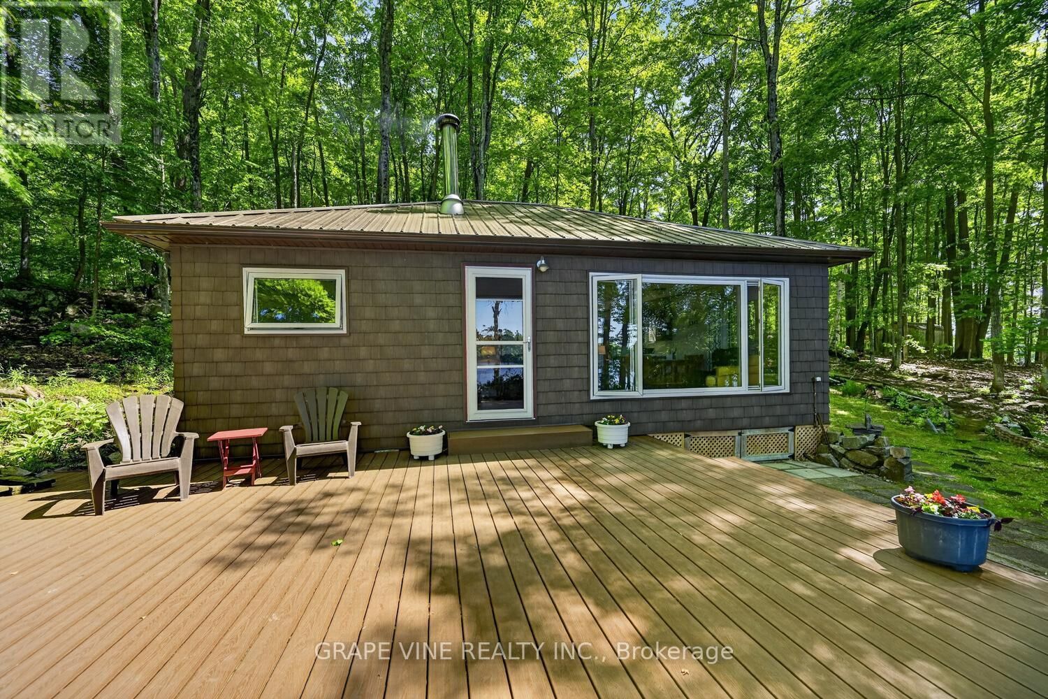 Property Photo:  1010 Firefly Lane  ON K0H 2L0 