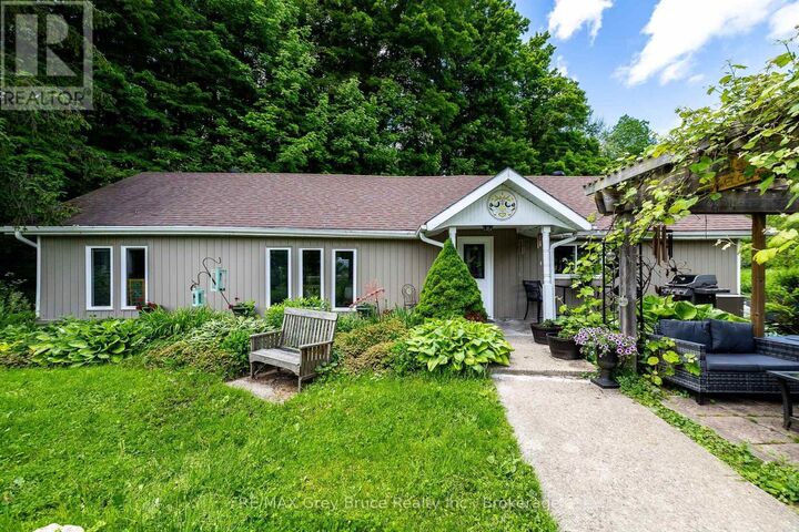 318588 Grey Rd 1 — photo 1