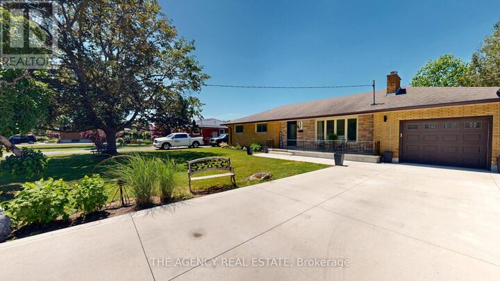 Property Photo: 166 Fairview Avenue West ON N5R 4Y1