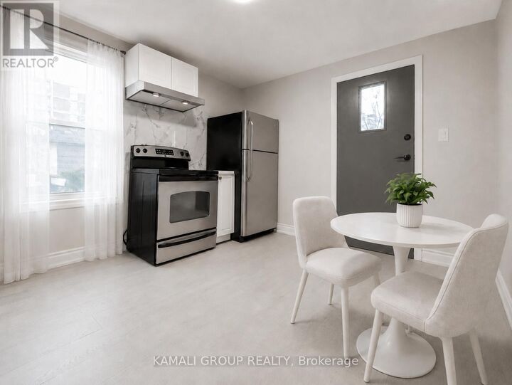 Property Photo: 81 McMillan Drive Unit 2 ON L1G 3Z7