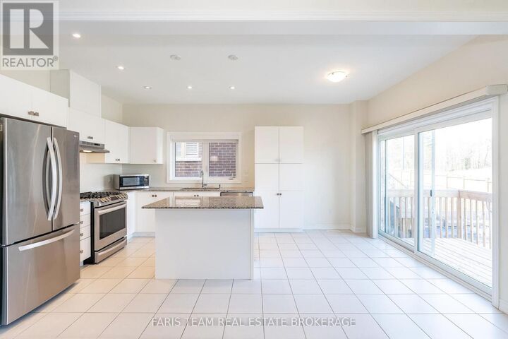 Property Photo:  175 Muirfield Drive  ON L4N 5E9 