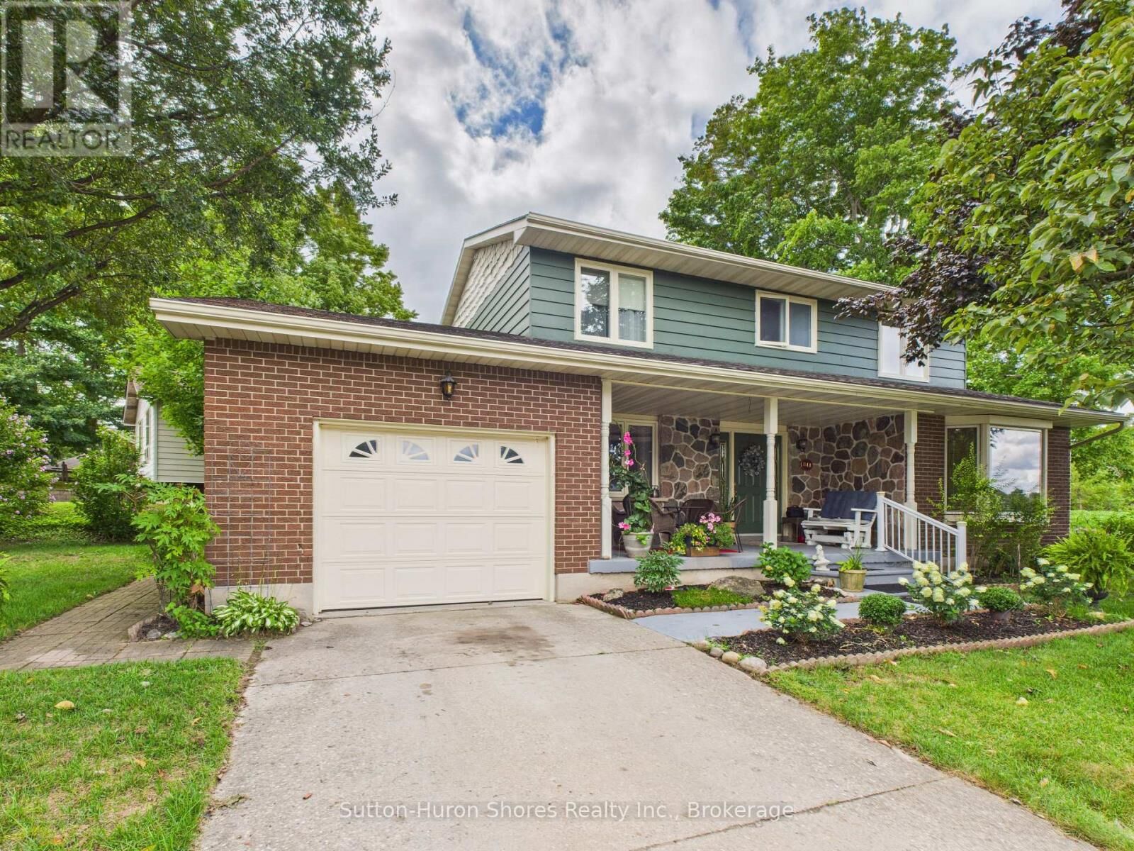 Property Photo:  341 Wellington Street  ON N0H 2C4 