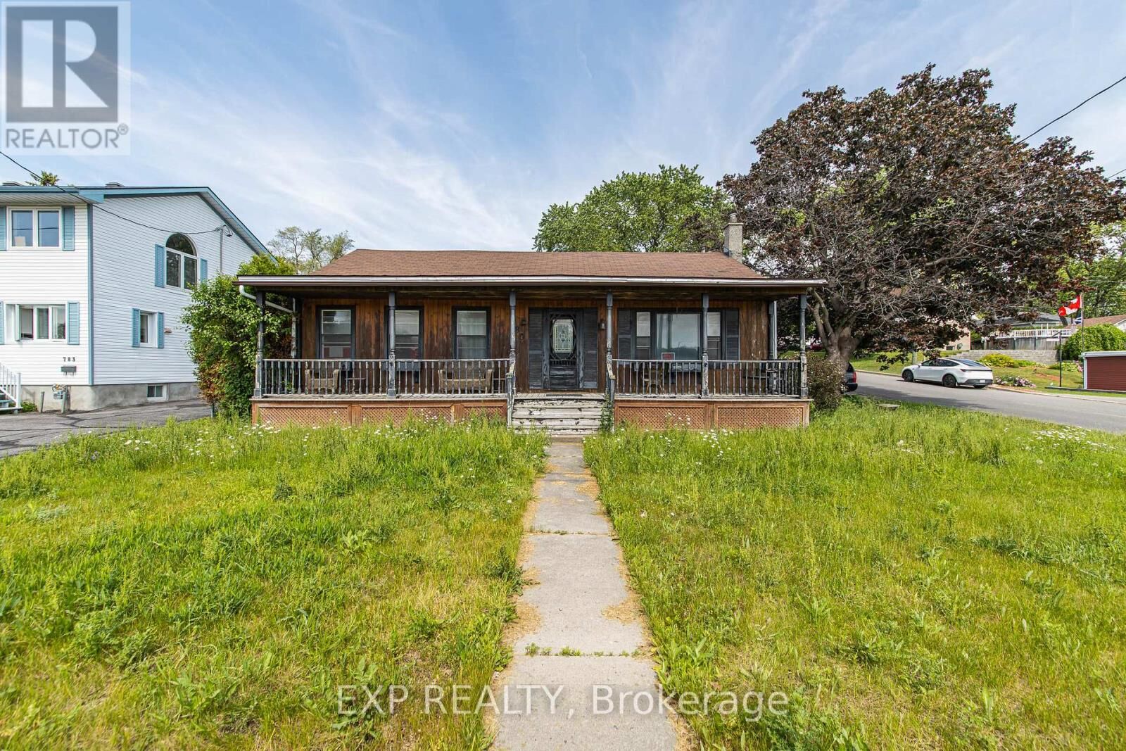 Property Photo: 789 Blair Road East ON K1J 7M5