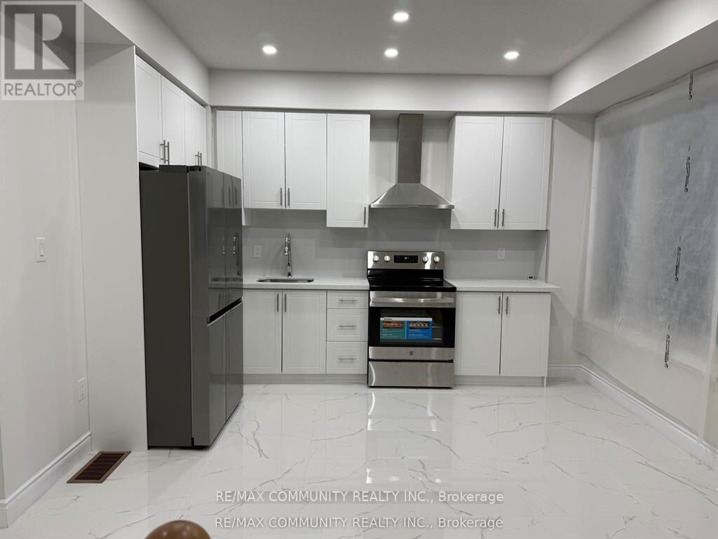 Property Photo: 387 Tennant Circle ON L4H 5L2