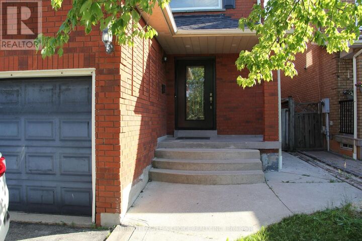 Property Photo: 4339 Radisson Crescent ON L5M 4C2