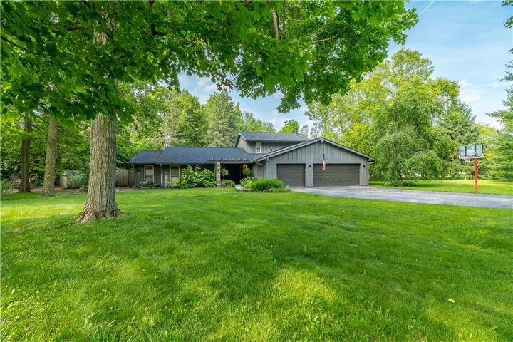 Property Photo: 2425 Black Oak Drive OH 45373